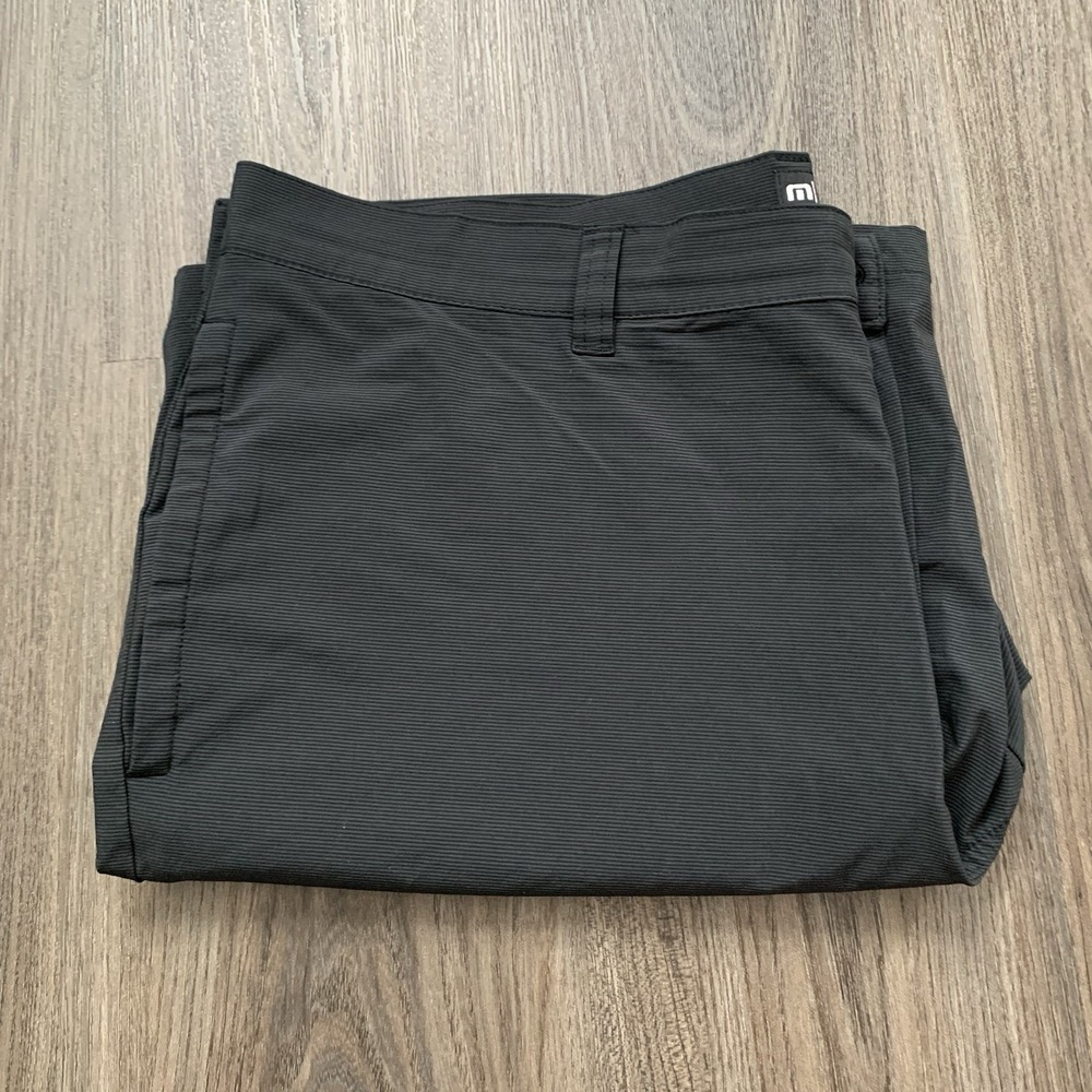 Travis Mathew Golf Shorts Men's Size 38 Performance Golf Stretch Fit Black Chino